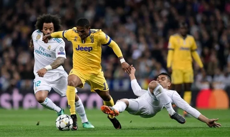 Làm Thế Nào Để Có Kỹ Thuật Tranh Chấp Bóng Như Ronaldo? 1 kỹ thuật tranh chấp trong bóng đá